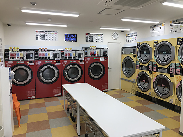 中川店 店内1