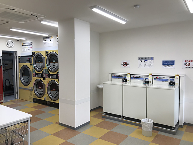 中川店 店内2